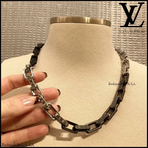 ＜最新で絶対欲しい>ルイヴィトン Monogram チェーンネックレス スーパーコピー M00677