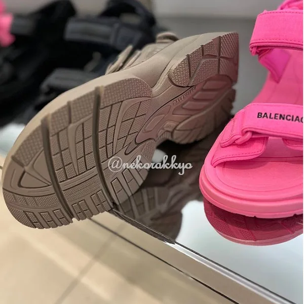 バレンシアガ ツーリスト 偽物 SANDAL ベルクロサンダル 706277W