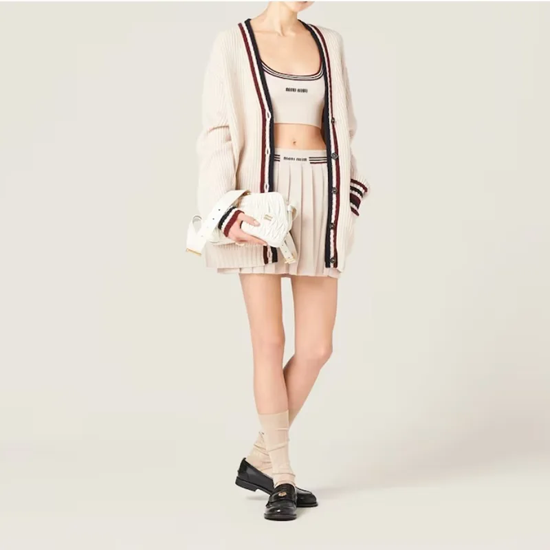 ☆超人気☆ミュウミュウ 偽物 カシミアロゴクロップトップ ノースリーブ ジャカード miu20251554