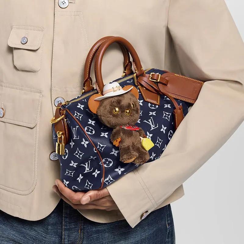 大人気定番【可愛い】ルイヴィトン バッグ チャームLV ルイ ベア 並行輸入品 4色 M03176