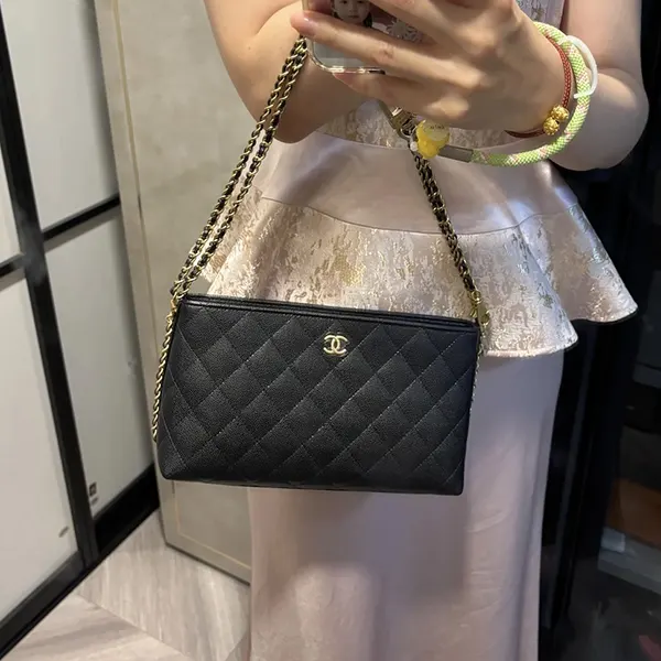 【カラバリ豊富】シャネル ポーチ型ショルダーバッグ コピー AP4700-B20730-94305