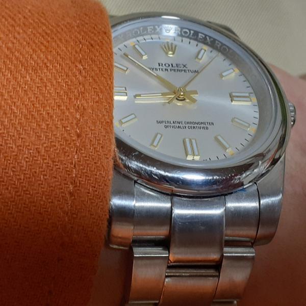 偽ロレックス オイスター パーペチュアル 41mm  124300