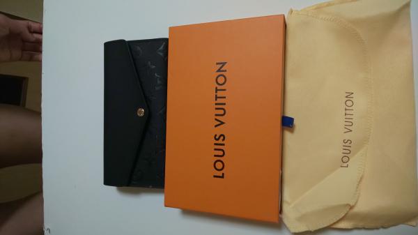 ルイヴィトン ポルトフォイユ サラ 長財布 偽物 黒 M61182