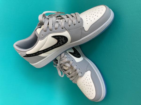 【ディオール】ナイキ ディオール スニーカー コピー エアージョーダン 超激レア Air Jordan 1 Low
