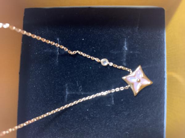 ルイヴィトンコピー ☆スターブロッサムBB☆ピンクゴールドネックレス Q93612
