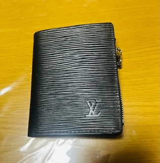 ルイヴィトンスーパーコピー ポルトフォイユ・スマート M64008