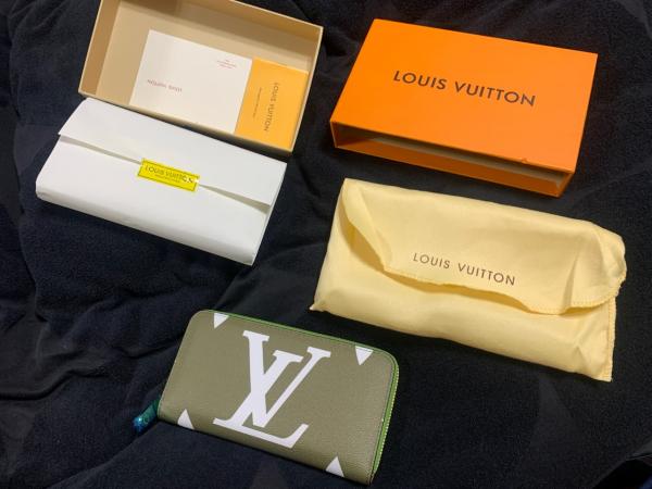 ルイヴィトン 長財布 ジッピーウォレット カーキ ラージモノグラム ゴールド金具 M67549