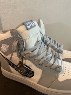 大人気 ディオールxナイキ コピー  スニーカー AIR JORDAN 1 AJ1 CN8607-002 エアディオール 偽物