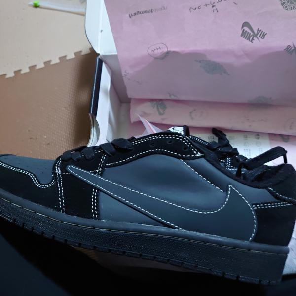 即発送トラヴィス・スコット × ナイキ コラボスニーカー AJ1 DM7866-001