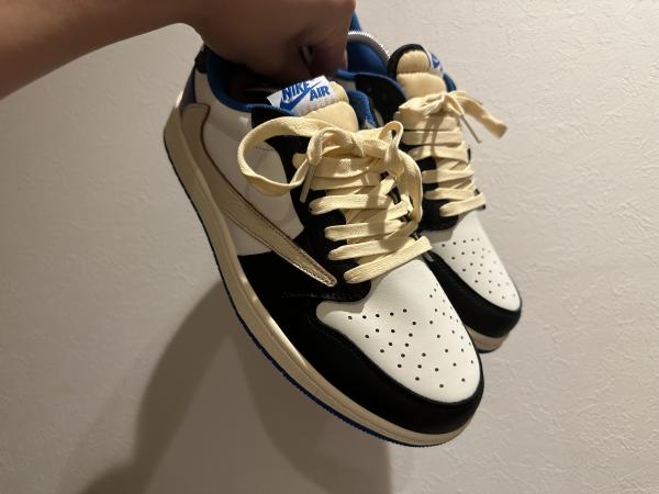 【ナイキ 偽物×トラヴィススコット×フラグメント】 コラボ エアジョーダン1 Low  DM7866140