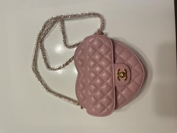 大人気★【シャネル】 22SS♡ハート ショルダーバッグ 偽物 ラージ AS3191 B07958 10601 