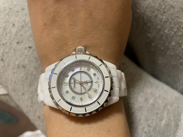 シャネルコピー クォーツJ12 33mm H2422セラミック ホワイト シェ