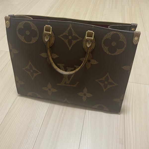 大人気 ルイヴィトン ショルダーバッグ コピー ジャイアント オンザゴー ONTHEGO M44576