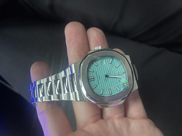 パテックフィリップ ティファニーブルー 「ノーチラス」Ref.5711/1A-018