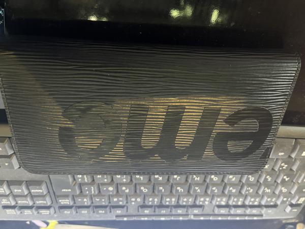 シュプリーム ヴィトン 財布 偽物 ファスナー開閉式 ジッピーウォレット 黒 M67723-1