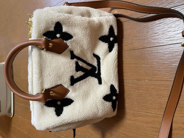 ルイヴィトン LV SKI スピーディ 25 偽物 バンドリエール  もこもこ バッグ M23468