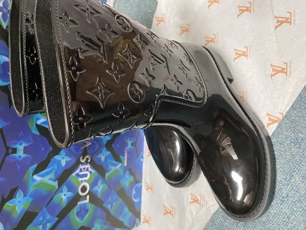 最新でオシャレルイヴィトン 偽物 モノグラムロゴ ドロップアンクルレインブーツ 黒 1A8QUX