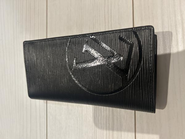 2018新作限定 ルイヴィトンスーパーコピー ひそかに人気 LVサークル☆スリムな長財布 8120703