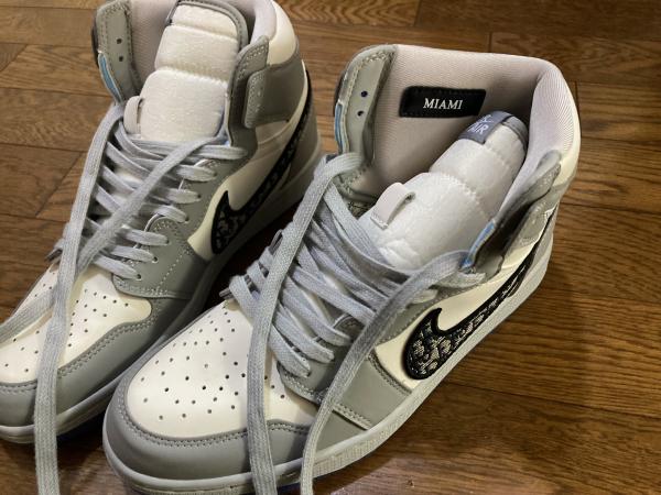 大人気 ディオールxナイキ コピー  スニーカー AIR JORDAN 1 AJ1 CN8607-002 エアディオール 偽物