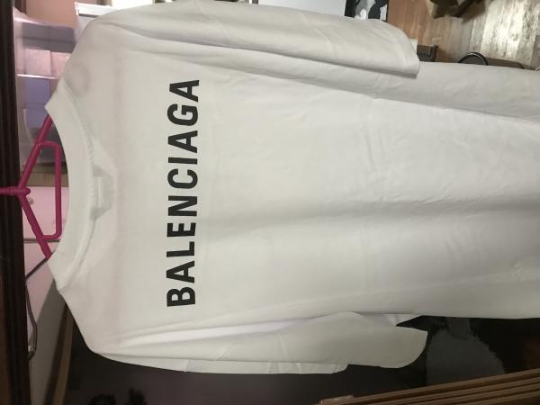 バレンシアガ Tシャツ コピー★メンズ背中ロゴミディアムフィットTシャツ各色612965TIVG