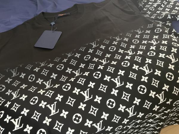《人気商品★》ルイヴィトン グラデーション Tシャツ コピー ブラック1A8HKI