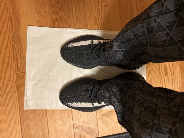 アディダス イージー Yeezy Boost 350 V2 Core Black White BY1604