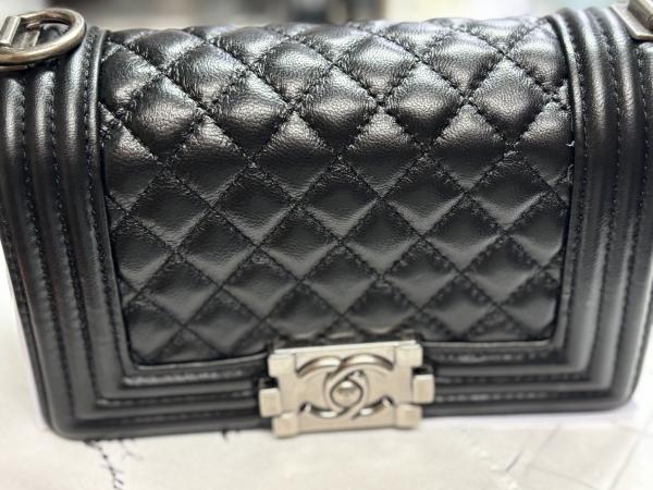 シャネル 絶対欲しい ボーイシャネル Small 黒xシルバー 斜め掛け BOY 9122106