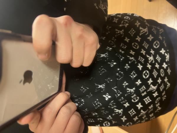 ルイヴィトン ヴィンテージフラワーモノグラムフーディ 偽物 1AAMF5