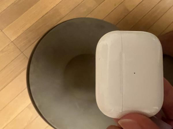AirPods Pro 偽物 おすすめ（第2世代）​​​​​​MagSafe充電ケース
