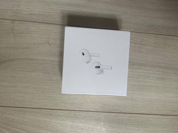 AirPods Pro 偽物 おすすめ（第2世代）​​​​​​MagSafe充電ケース