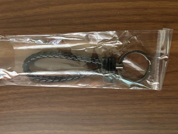 ボッテガヴェネタ 結び編みストラップ レザー iPhone14 ケース 偽物 w23101101