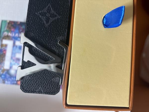 ルイヴィトン コピー サンチュール・LV イニシアル 40MM リバーシブル M9043U