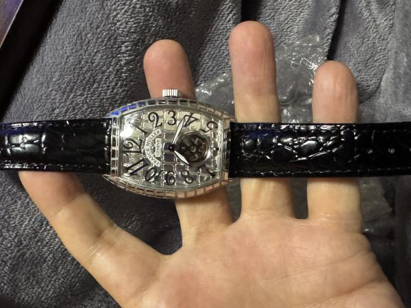 ランクミュラー偽物  トノウ カーベックスクレイジー アワーズトゥールビヨンバゲットカット ダイヤモンド 7880TCHBAGENG