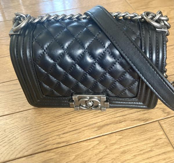 シャネル 絶対欲しい ボーイシャネル Small 黒xシルバー 斜め掛け BOY 9122106