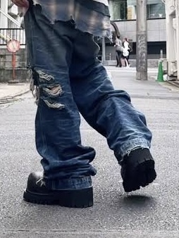 バレンシアガ Stomper Bootie レザーブーティー 偽物 805881W