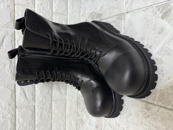 バレンシアガ Stomper Bootie レザーブーティー 偽物 805881W
