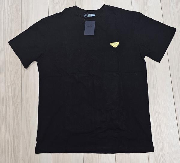 プラダ レディース ロゴパッチTシャツ 偽物 コットン 半袖 3558A10UPF0002