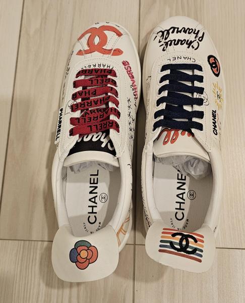 超限定 シャネル コピー×ファレル Pharrell 激レアスニーカー 9080713