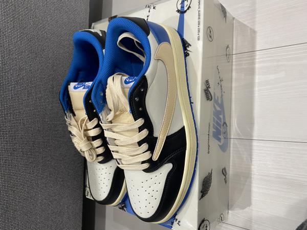 【ナイキ 偽物×トラヴィススコット×フラグメント】 コラボ エアジョーダン1 Low  DM7866140