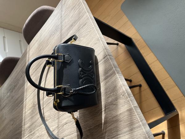 セール新作セリーヌ キュイル トリオンフ スモールボストン バック コピー197583DU3