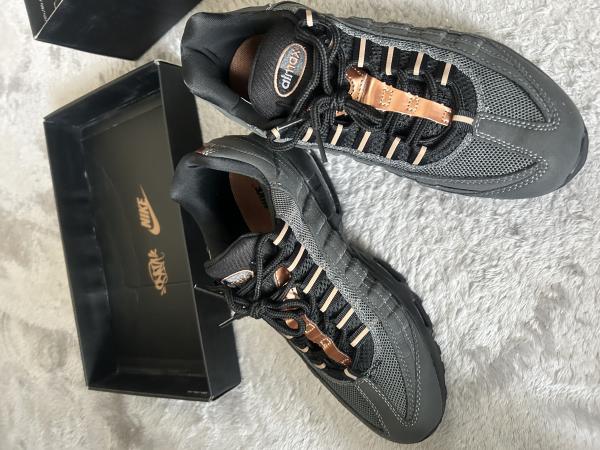 central cee ナイキ air max 95 偽物 スニーカー syna world