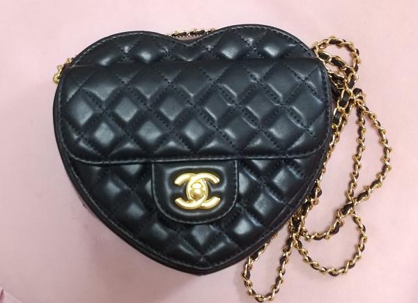 大人気★【シャネル】 22SS♡ハート ショルダーバッグ 偽物 ラージ AS3191 B07958 10601 
