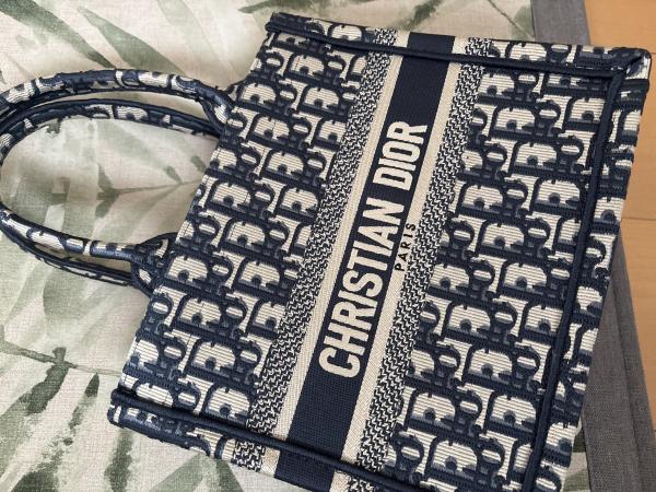 新作！【ディオール】BOOK TOTE スモールバッグ コピー M1265ZRIW_M928