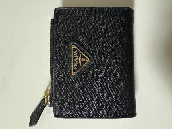 プラダ SAFFIANOトライアングル偽物 ミニWallet 1ML050_QHH