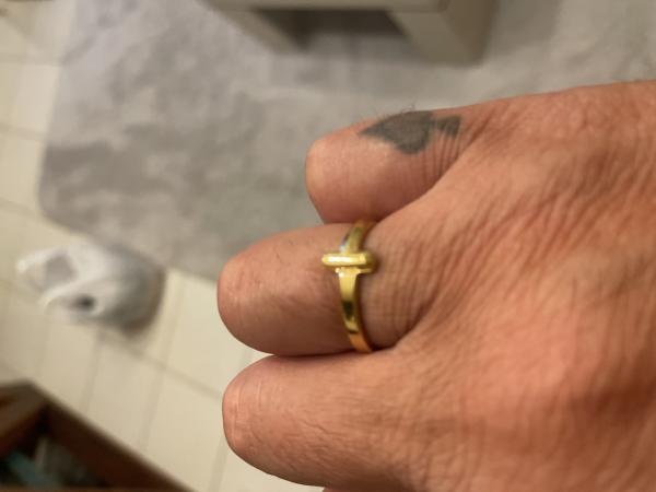 ティファニー 偽物 T T1 ナロー リング 18金ゴールド指輪 幅 2.5MM 21051106