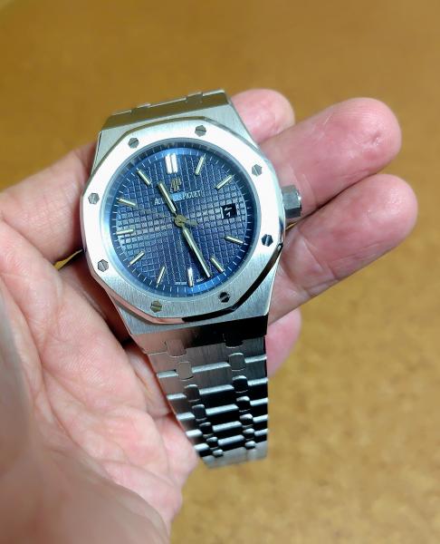 オーデマピゲ コピーロイヤルオーク 41mm ブティック限定 15500ST.OO.1220ST.01