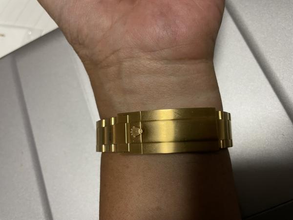 ロレックス サブマリーナー デイト 18 ct イエローゴールド 126618LN