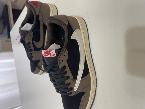 ナイキ ジョーダン トラビス 偽物★Travis Scott x  エアージョーダン 1 Retro Low OG SP AW19 Mocha CQ4277-001 茶色
