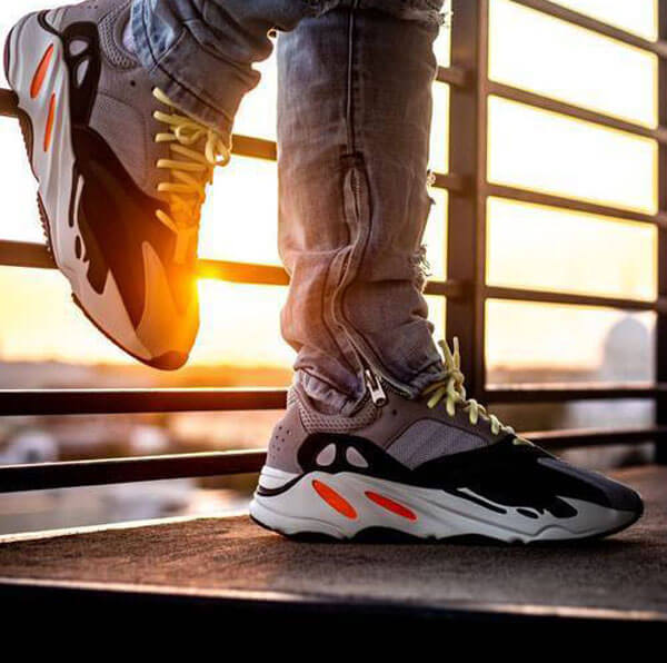 アディダス Yeezy Boost 700 Wave Runner イージー ウェーブランナー B75571