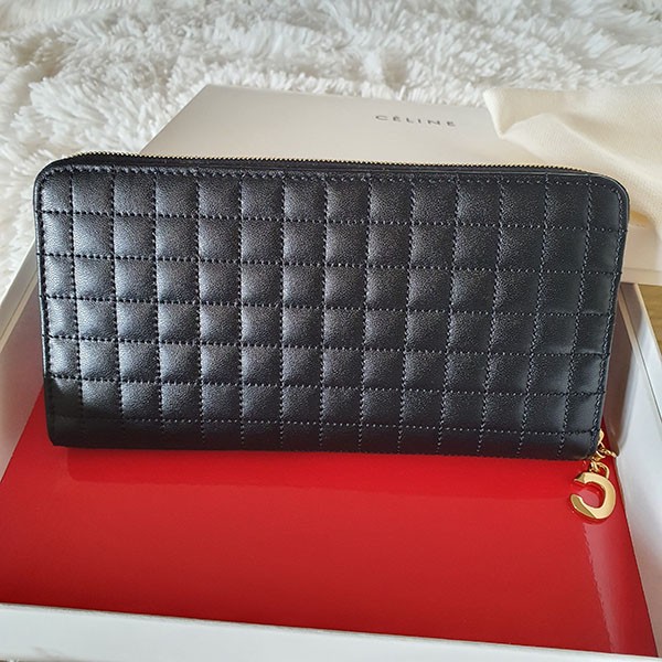 【かわいくて上品♪】★セリーヌ★Cチャーム ジップアラウンド長財布 コピー★キルト
